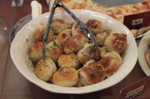 sergios-garlic-knotts